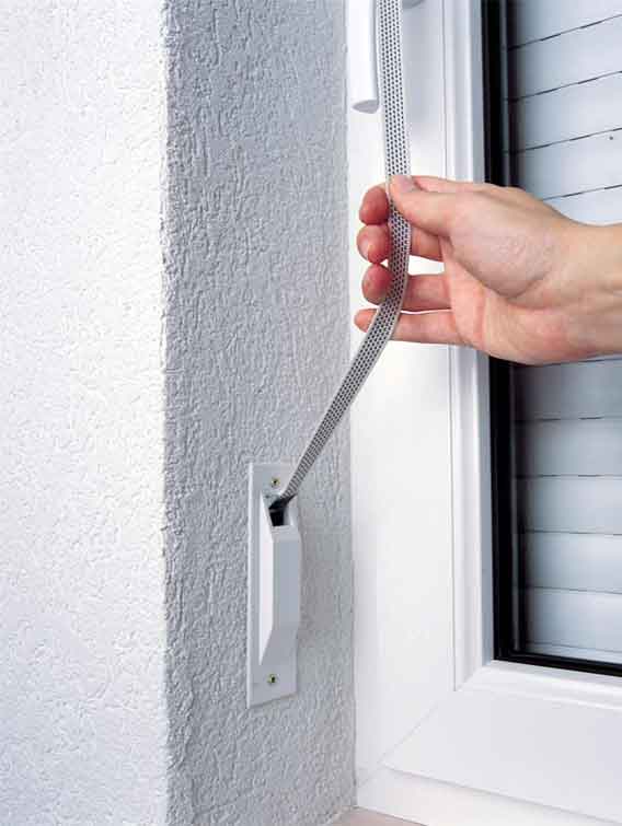 Rulouri-rolete-exterioare-actionate-manual-cu-snur